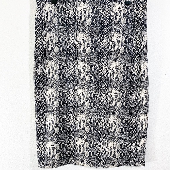 Katherine Barclay snake Print Pencil Skirt. Size 8 - Picture 1 of 10